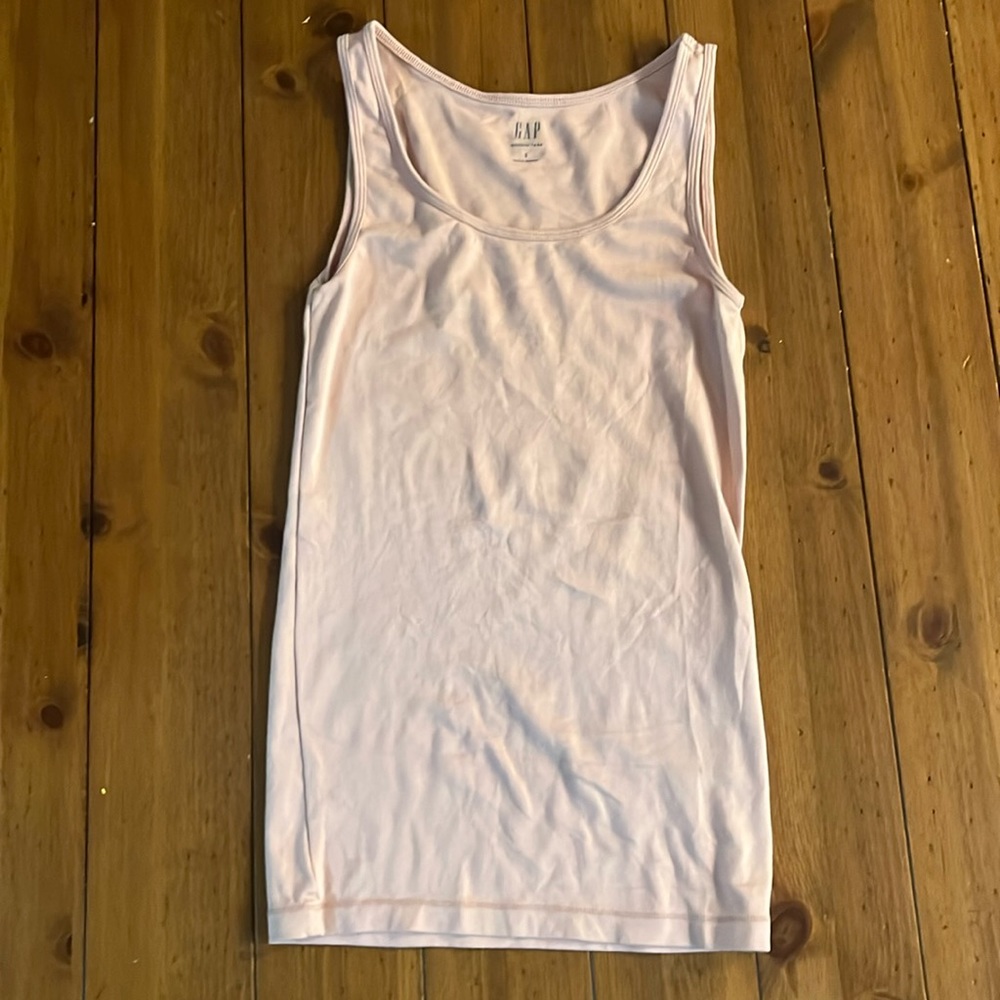 Women’s pink tank top
